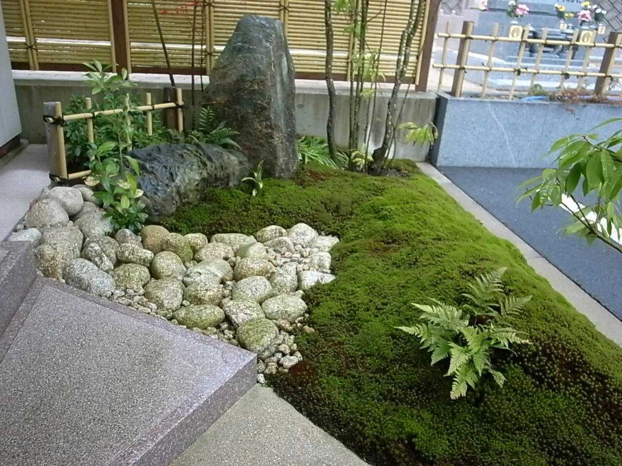 庭のイメージ